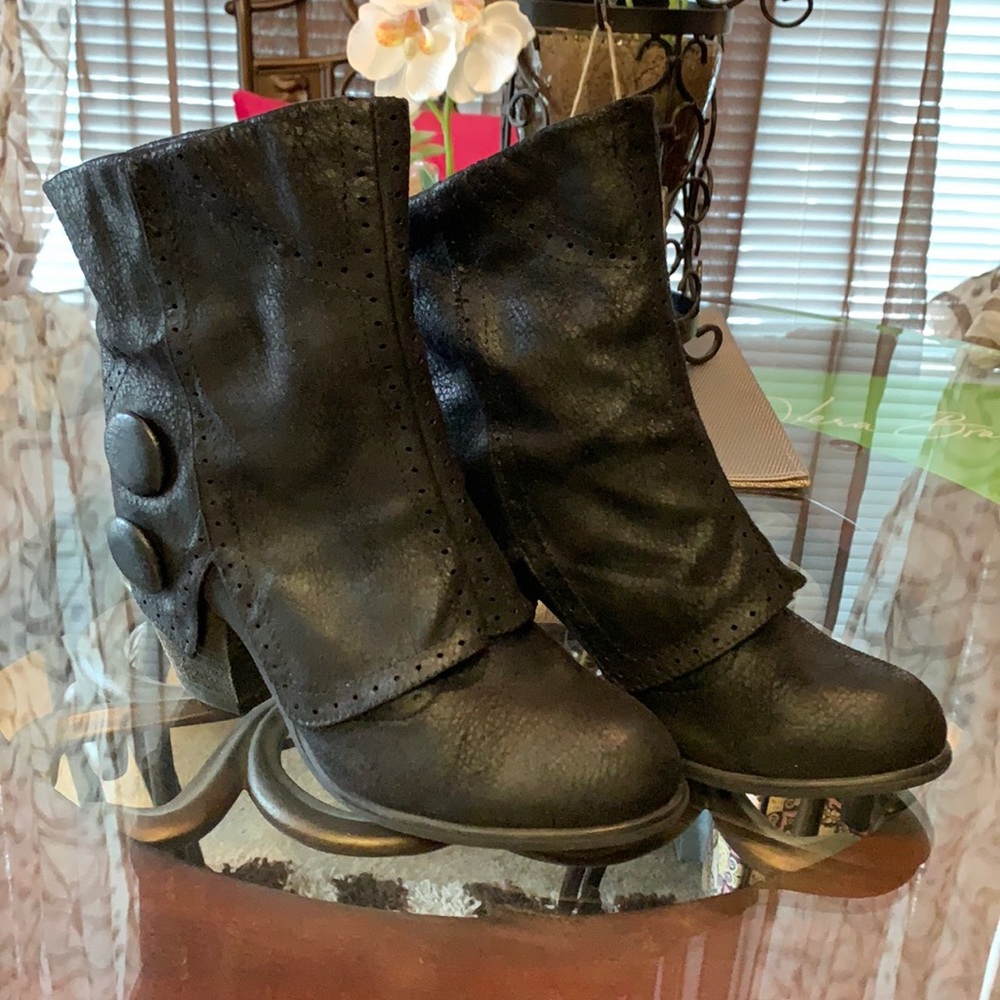 Not Rated boots